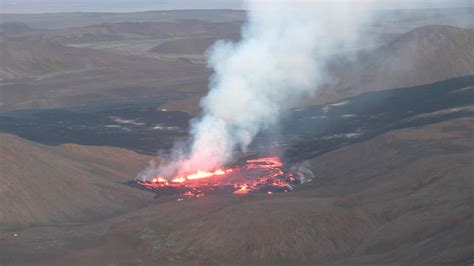 Volcano Erupts Near Icelands Capital In Seismic Hot Spot Ibtimes
