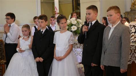 29 gyermek vette fel az áldozás szentségét | FüzesHírek | Wedding dresses, Fashion, Dresses