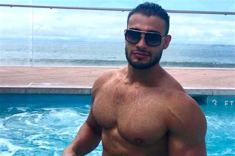 In appreciation of the easy on the eye male celebrity, we bring you insta snaps featuring your favorite male celebrities and their instagram photos or videos. Qui est Sam Asghari, le nouvel ami de Britney Spears?