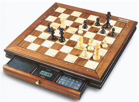 Learn To Play Chess With The Saitek Mephisto Exclusive Kasparov Chess
