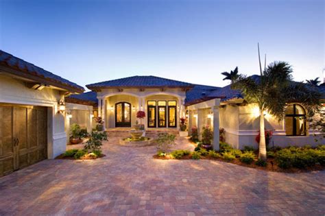 Mediterranean Style House Plan - 4 Beds 4.50 Baths 4730 Sq ...