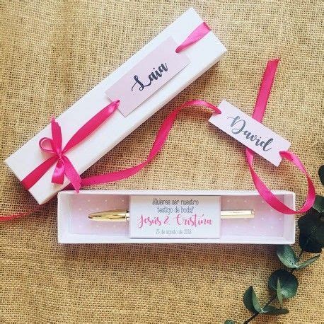 Los bolígrafos personalizados de lujo son un clásico promocional al que recurren muchas también hemos decorado bolígrafos para bodas de este nivel alto como recuerdo para los invitados. Pin de Laurilov en Boda | Testigos de boda