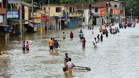 Sri Lanka Floods Battle To Rescue Stranded As Death Toll Tops 180 Cnn