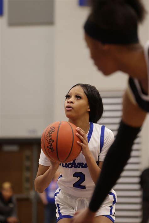 How Richmond Heights girls basketball escaped losing seasons to reach