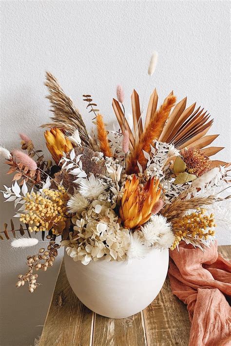 Inspiring Terracotta Dried Flower Centerpiece Ideas