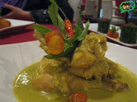 Ayam masak lemak cili padi or chicken in coconut cream with birds eye chili in english, is a spicy rich yellow coconut gravy that is cooked with chilli padi. CikLilyPutih The Lifestyle Blogger: Istimewanya Masakan ...