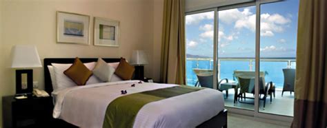 Radisson blu resort fujairah is located directly on a pristine sandy beach. Radisson Blu Resort Fujairah + Meals