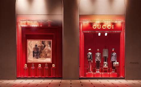 Hermano mayor de aldo y olwen gucci, giorgio gucci era un miembro fundamental de una familia que ha llevado la bandera de la moda y el estilo en una entrevista al medio excelencias magazine declaraba: LA RINASCENTE, Milan, Italy, "Quality is remembered long ...