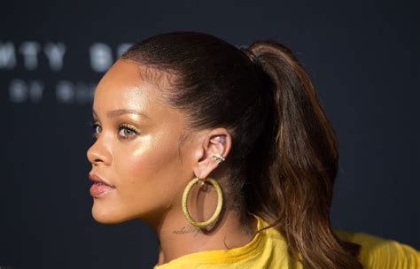 Rihanna Fenty Beauty Trophy Wife Highlighter Popsugar