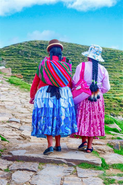 April 15, 2015 april 21, 2015 raina. Bolivian Women In Traditional Clothes On The Street ...