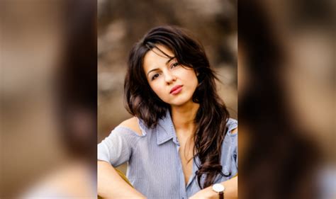 11 Top Photos Of Annet Mahendru Irama Gallery