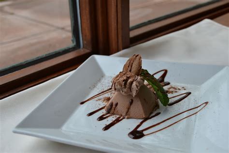 Chocolate marshmallow mousse | eggless chocolate mousse, white chocolate mousse, mock chocolate mousse pretzel crust pie. Bailey's Chocolate Mousse #VistaatArrowhead #Food #Dessert ...