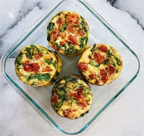 Breakfast Egg Cups With Spinach Tomatoes And Onions Mindfully Well