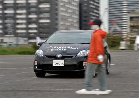 Toyota Unveils Cars With Auto Pilot