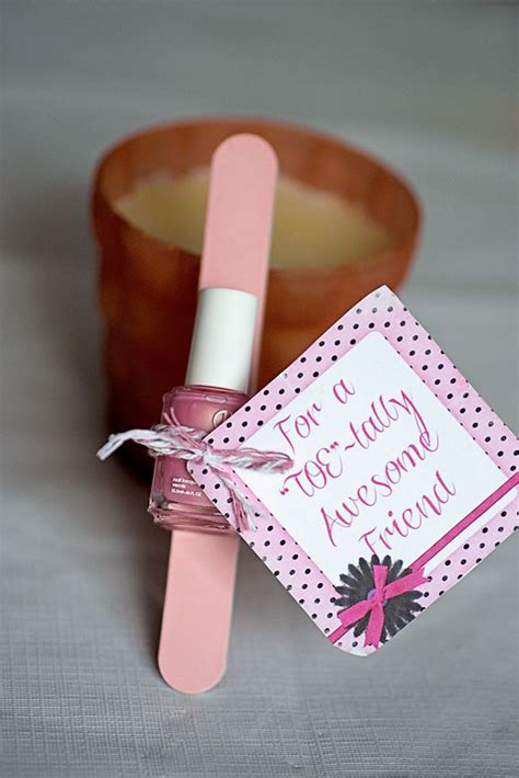 Valentine gifts are perfect for weddings, anniversaries , and special events. pink-valentine-gifts - HomeMydesign