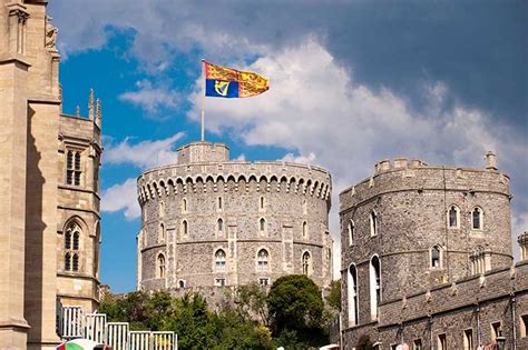 The majestic st georges chapel which has hosted many royal weddings. Windsor Castle, a very royal residence - Discover Britain