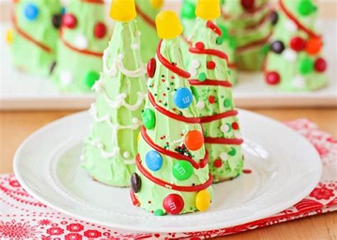 sugar cone christmas trees from somewhat simple