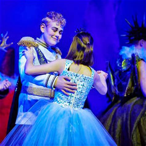 Røde, oransje og blå farger har evnen til å. jcKlassisk: Et dobbelt operaeventyr