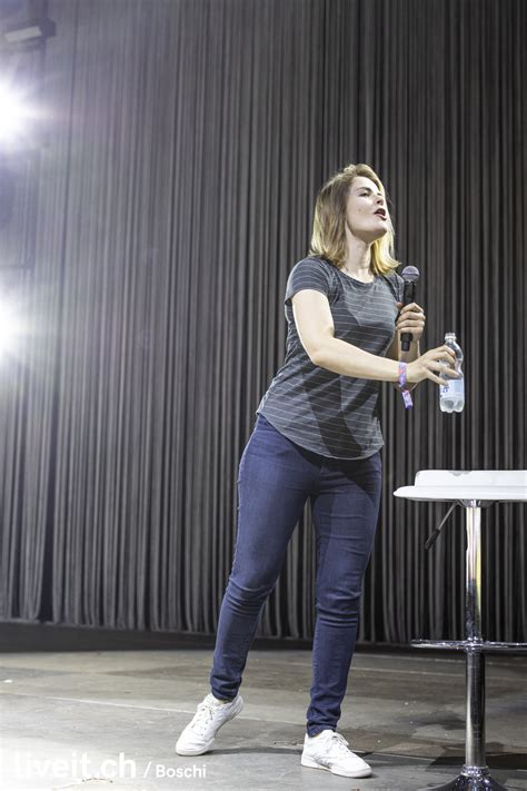 Wenn ich es schaffe, während der wehen im. Hazel Brugger am Openair St.Gallen 2019 - liveit.ch