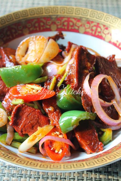 Letak sedikit pewarna merah supaya rupanya sama seperti yang dihidangkan di restoran thai. Daging Masak Merah Ala Thai Yang Sedap | Asian recipes ...