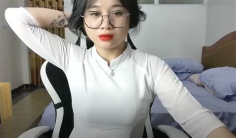 Anna Gấu lộ Clip Thủ Dâm trên livestream Không Che P