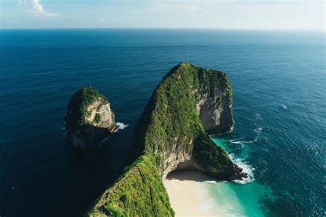 Wallpaper Rock Island Ocean Beach Indonesia Hd Widescreen High