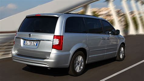 Chrysler Voyager kehrt als Lancia zurück Autogazette de