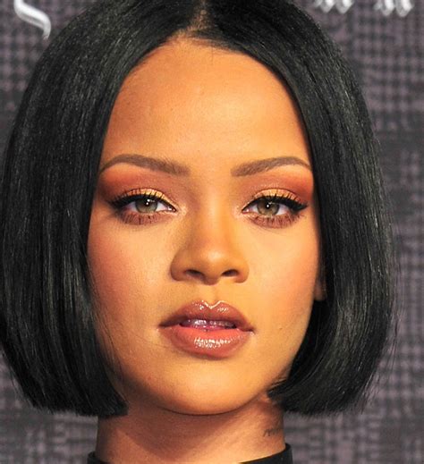 Rihanna Is Launching Her Own Makeup Line Beautygeeks
