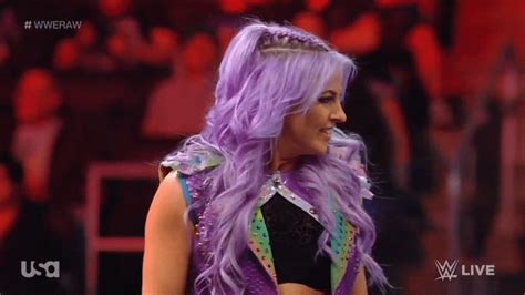 Candice Lerae Makes A Surprise Wwe Return During Monday Night Raw Wrestling News Wwe And Aew
