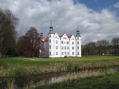 Sie sind auf der suche nach rathaus ahrensburg und möchten sich über firmen und unternehmen informieren? Kostenlose foto : die Architektur, Gebäude, Chateau, alt ...