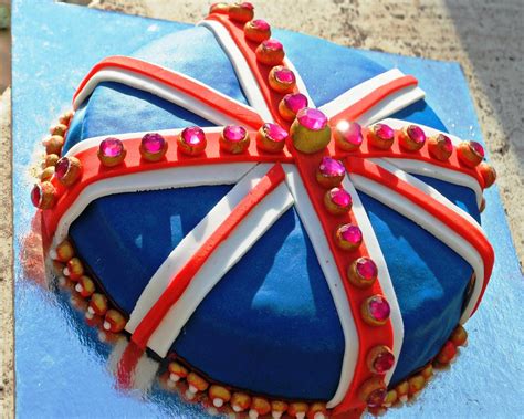 Mom took lots of photos, of course! Queen Jubilee cake | Divya Suresh | Flickr