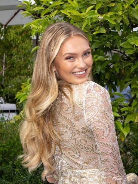 Romee Strijd Pictures And Photos Blonde Hair Shades Caramel Blonde