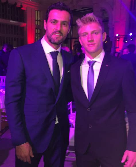 Edad32 del año (8 de febrero de 1989). ¿Cuánto mide Alejandro Davidovich? - Altura - Real height