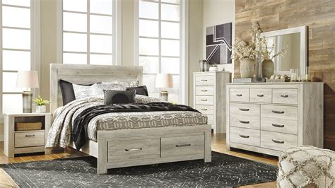 The grayson panel bedroom set will keep you resting easy. NEW Rustic Off-White Finish Bedroom Furniture - 5pcs King ...
