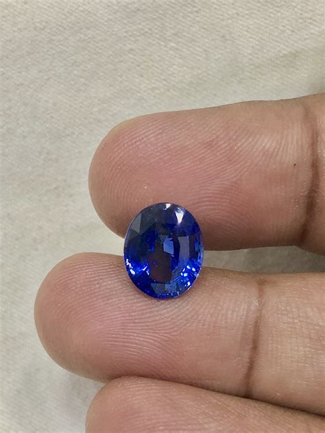 Certified Natural Vivid Blue Sapphire 4.07cts - Lihiniya Gems