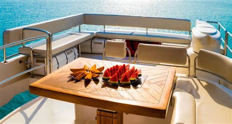 majesty 63 yacht rental dubai best prices 2023