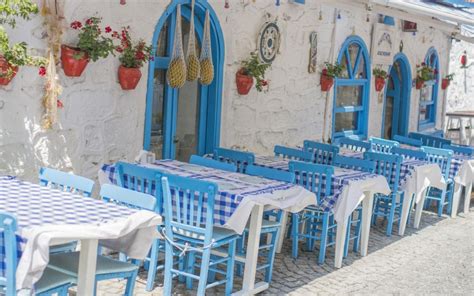 Looking for a Greek Restaurant Near You? Our 10 Picks! | ThatSweetGift
