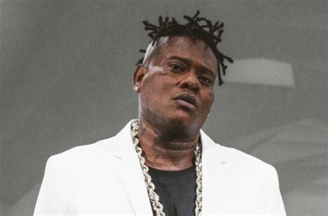 Kevin bueno, conhecido como mc kevin, morreu na noite deste domingo (16), aos 23 anos. Morre, aos 40 anos, o cantor MC Sapão após nove dias internado