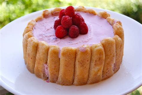 Charlotte framboise chantilly