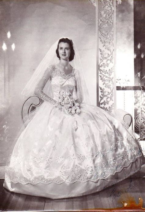 Wedding Gowns Through The Decades Photo Gallery Vintage Wedding