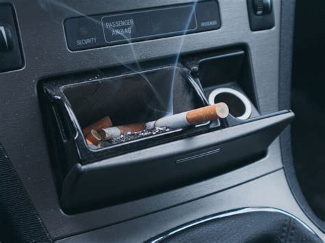 Arabadan Sigara Kokusu Nasıl Gider