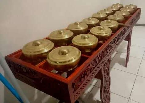 Alat musik melodis tradisional ini berasal dari minangkabau, sumatra barat. Daftar Jenis Alat Musik Tradisional Indonesia yang Terkenal | PusatReview.com