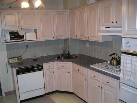 A quality refinishing job will keep your kitchen cabinets in good condition and extend the life of their finish macfarlane estimates that refinishing kitchen cabinets can take anywhere from four to eight. Pickled oak kitchen cabinets photos