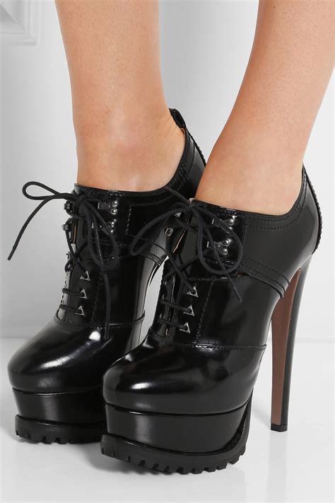 Alaïa Lace Up Patent Leather Ankle Boots In Black Lyst