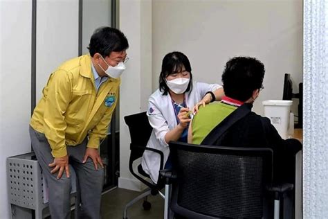 두 방송사에서 동시에 대상 수상을 한 대상여신 고두심 | kbs 210629 방송. 중구, 75세 이상 신청자중 95% 1차 백신접종 최종 완료! - 중구신문