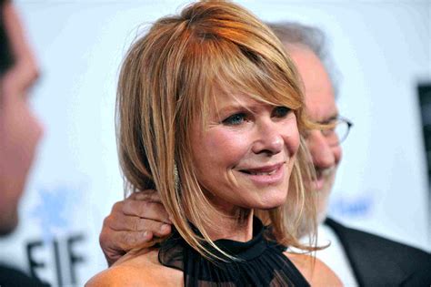 Gorgeous Medium Length Haircuts For Women Over 50