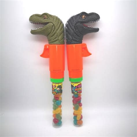 Merry4fun hart von 2 typen gefickt worden! T-Rex im Set mit 2 Dinos | Schwandtner