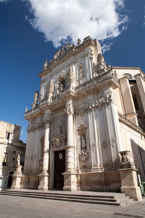 A baroque city, it has a historic centre full of extravagant architecture. Lecce e le sue bellezze