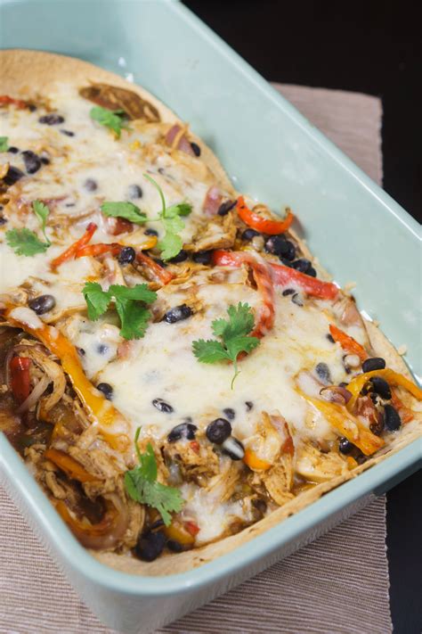 A hearty meal that's family friendly and easy to make! Mexican Chicken Casserole - The Cookware Geek