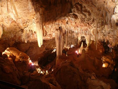 Ngilgi Cave Geology Page